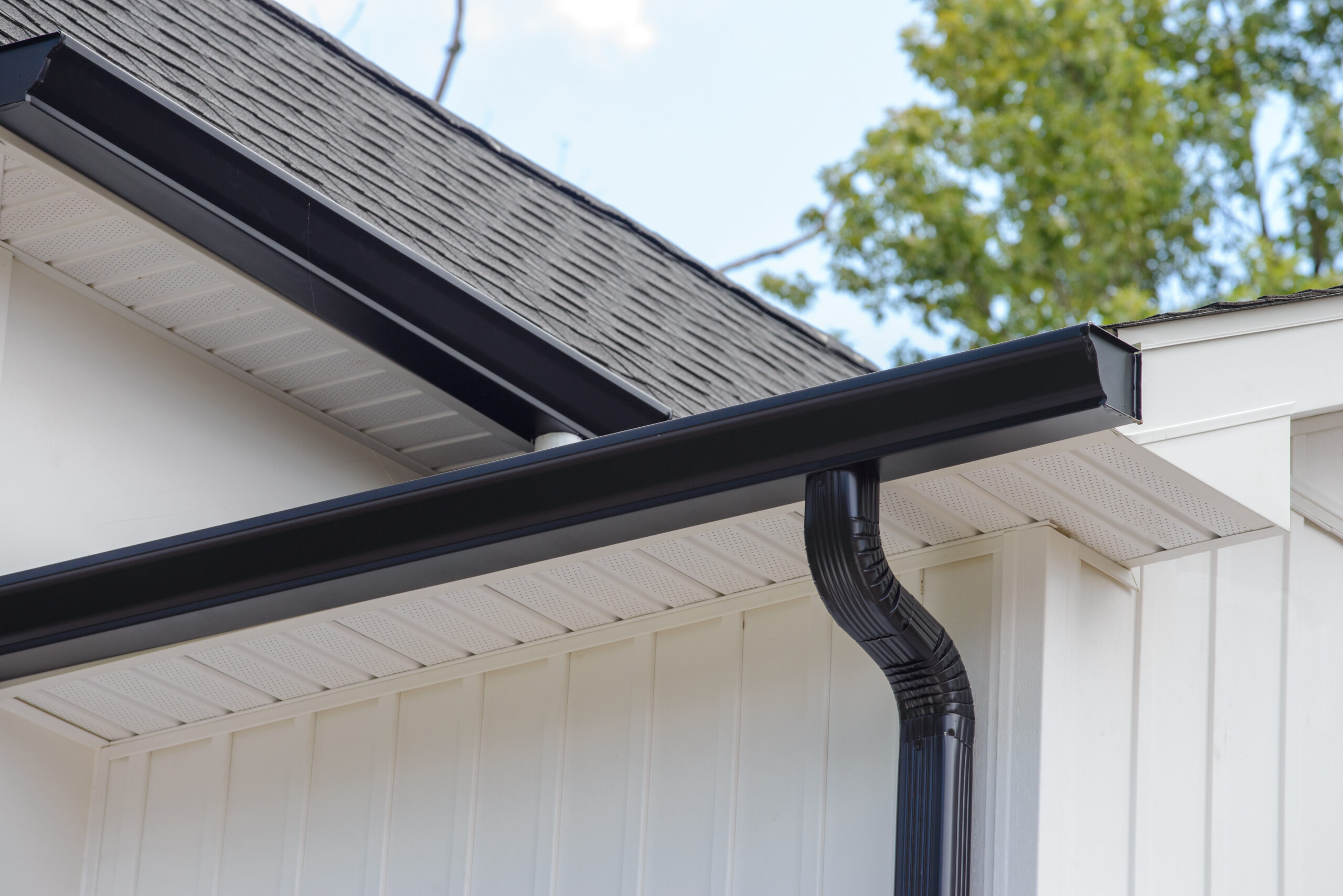 What Happens if You Don’t Install Gutters on a Metal Roof?
